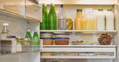 خريطة التبريد الآمن.. كيف يحمى ترتيب أرفف الثلاجة عائلتك من التسمم الغذائى؟