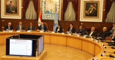​محافظ القاهرة يشدد على سرعة إنجاز ملفات التصالح وتراخيص المحال بالأحياء