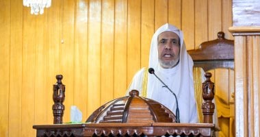 د.العيسى يخطب ويؤمّ المصلين في الجامع الكبير في رواندا