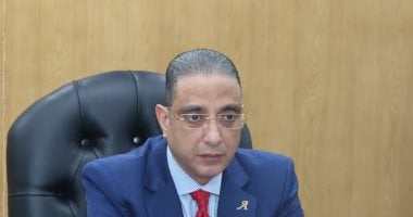 محافظ الجيزة يوجه بالالتزام بالجداول الزمنية لتنفيذ مشروعات الخطة الاستثمارية