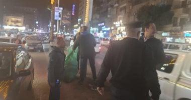هيئة النظافة والتجميل بالجيزة تشن حملة مكبرة على النباشين فى الهرم.. صور