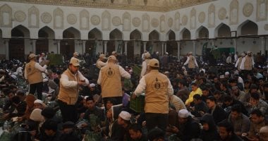 رواد الجامع الأزهر يشكرون الشيخ أحمد الطيب على مبادرة «إفطار صائم»