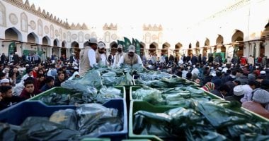 بيت الزكاة ينتهى من توزيع 70 ألف وجبة على رواد الجامع الأزهر ضمن مبادرة «إفطار صائم»