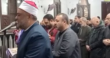 أداء صلاة التراويح وندوات عن العاشر من رمضان بمساجد كفر الشيخ.. فيديو