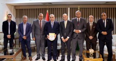 محافظ الإسماعيلية يستقبل اللجنة المعينة لإدارة النادي الإسماعيلي