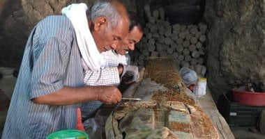 العثور على خبيئة تضم 22 تابوتا خشبيا ملونا و8 برديات نادرة غرب الأقصر.. صور
