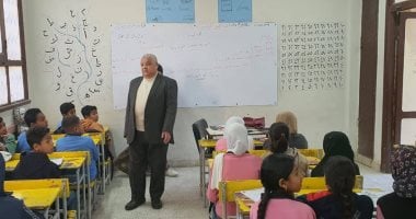 وكيل تعليم الأقصر يتفقد مدرسة الإمام الحسين الابتدائية لمتابعة انتظام الدراسة