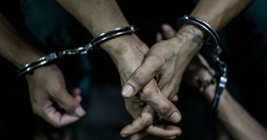اتهام عامل باستدراج طالب عبر موقع للتواصل والاعتداء عليه في الجيزة