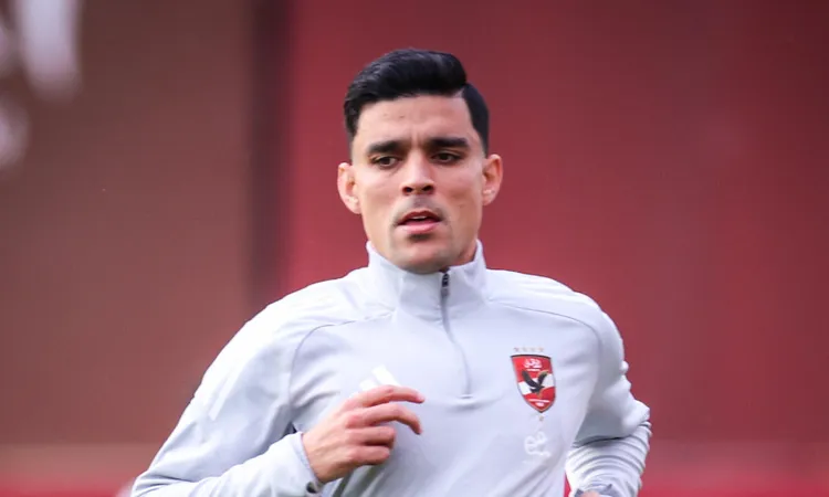 حقيقة رغبة الأهلي في بيع أشرف بن شرقي