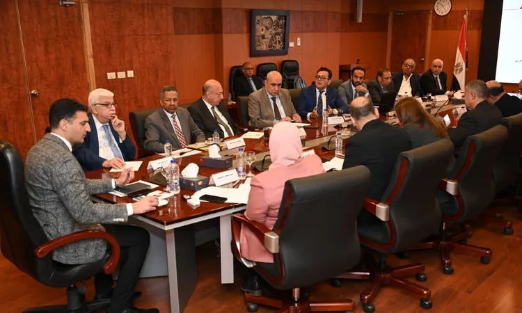 وزير الصناعة يبحث مع غرفة الصناعات الهندسية خطة تطوير القطاع المحلي