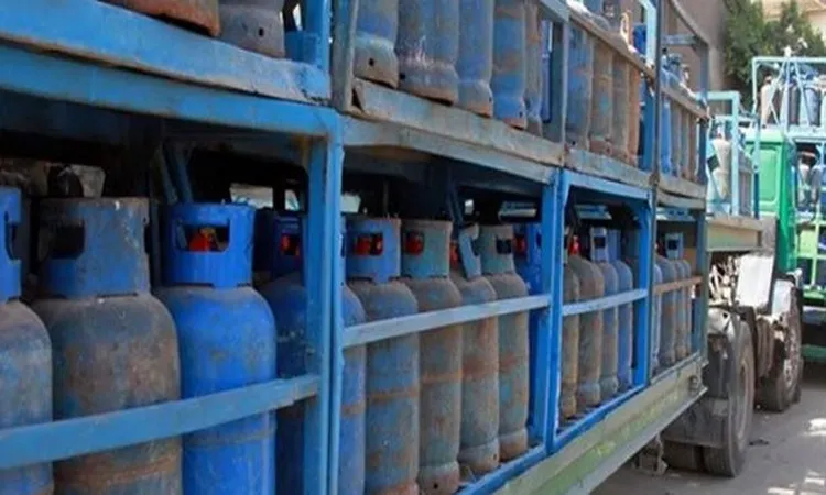 قبل بيعها بأزيد من سعرها.. تموين قنا يضبط 100 أسطوانة بوتاجاز