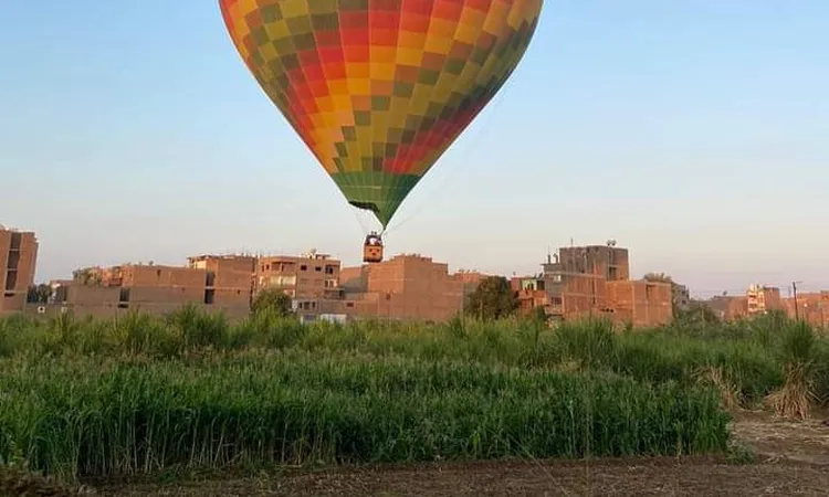 إلغاء رحلات البالون الطائر بالأقصر بسبب سوء الأحوال الجوية