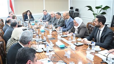 وزيرة الإسكان تبحث إجراءات وآليات طرح وحدات سكنية بنظام الإيجار