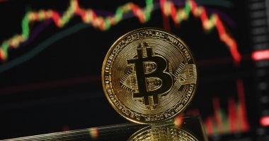 “بيتكوين” تتراجع إلى 68 ألف دولار مع تصاعد التوترات الجيوسياسية بالشرق الأوسط