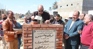 محافظ المنيا يضع حجر أساس مجمع الجزائر التعليمى بسمالوط بتكلفة 54.5 مليون جنيه