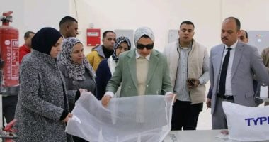 محافظ الوادى الجديد تتابع التجهيزات النهائية لمجمع إنتاج شكائر الزماط بالخارجة
