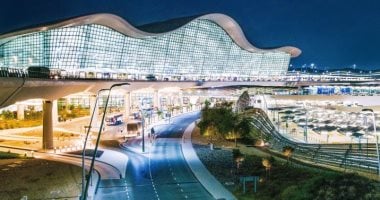 مطارات أبوظبي: حالة وفاة و7 إصابات بحادثة اعتراض مسيرة استهدفت مطار زايد الدولي