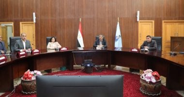 محافظ البحر الأحمر يعقد اجتماعا لمتابعة ملف التصالح على مخالفات البناء