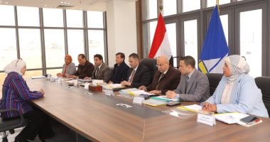 محافظ دمياط يرأس اجتماع لجنة القيادات لاختيار مديرى عدد من الإدارات العامة