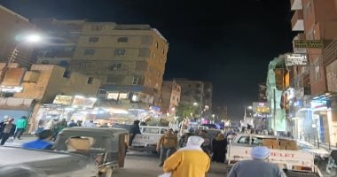 حملة مكبرة لرفع الإشغالات بشارع بورسعيد فى كوم أمبو بأسوان.. فيديو