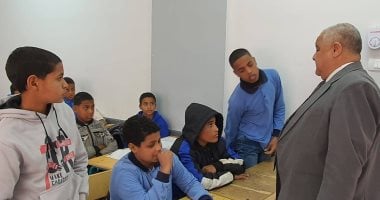 وكيل تعليم الأقصر يتفقد انتظام الدراسة في مدارس الطود