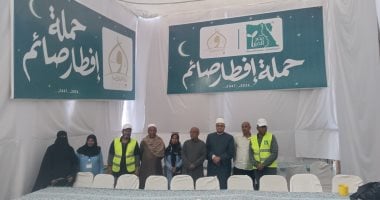 وكيل وزارة الأوقاف بأسوان يتفقد مائدة إفطار صائم بدراو.. صور