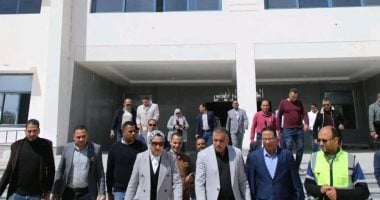 محافظ الوادى الجديد تتابع التجهيزات النهائية بمستشفى الداخلة الجديد