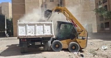 رفع 20 طن قمامة وأتربة ومخلفات فى حملة نظافة بحى الكوثر بسوهاج