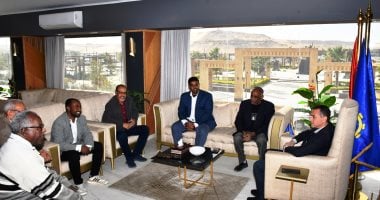 محافظ أسوان يستقبل قيادات وهيئات لدعم التنمية