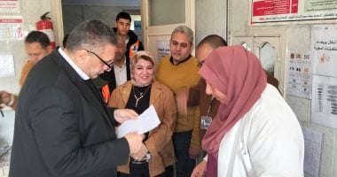 إجراء الكشف الطبى وصرف العلاج مجانى فى قافلة بقرية لجامعة كفر الشيخ