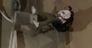 مشهد يخطف الأنفاس.. الحماية المدنية بالجيزة تنتشل شابا من الموت.. صور