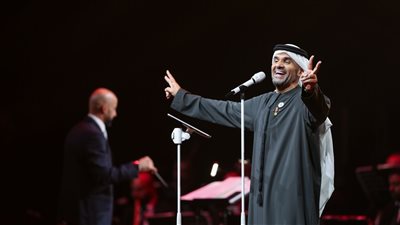 كامل العدد.. حسين الجسمي يتألق في حفل غنائي بـ أبو ظبي| صور