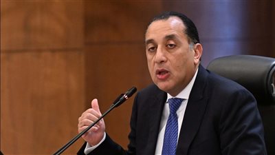 رئيس الوزراء يبدأ جولة في سوق العبور
