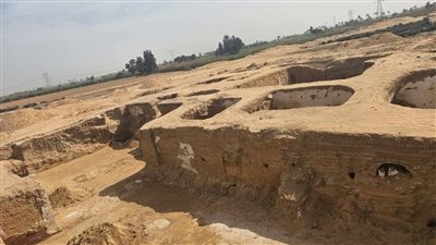 الكشف عن مبنى أثري يرجع إلى بدايات الرهبنة القبطية خلال القرن الخامس الميلادي بمنطقة القلايا بالبحيرة
