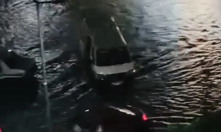 منخفض جوي وأمطار غزيرة بجميع المحافظات.. الأرصاد تجدد تحذيراتها من الطقس في الساعات المقبلة