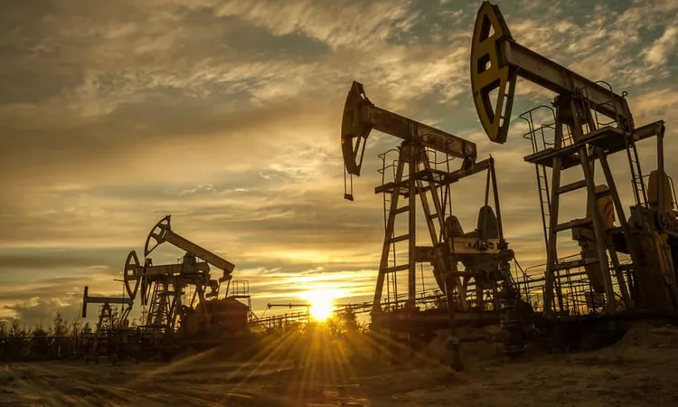 تعطل مضيق هرمز يرفع توقعات “جولدمان” لأسعار النفط في 2026