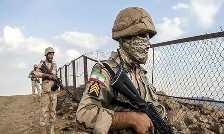 الجیش الإيراني: ضربنا بمسيرات خزانات وقود كبيرة خاصة بمقاتلات تابعة لإسرائيل في ميناء حيفا