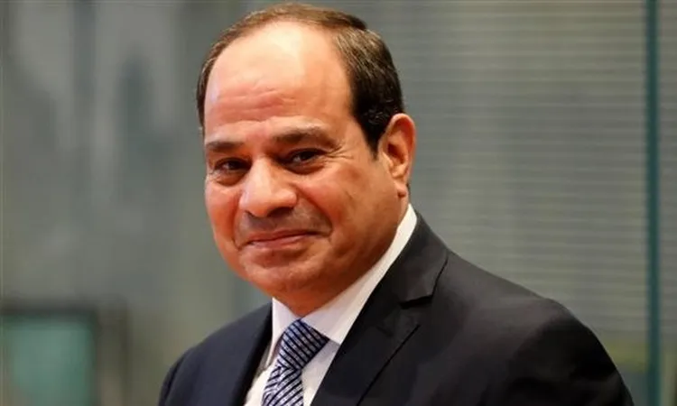 السيسي: المرأة ليست نصف المجتمع فحسب بل ضمانة بقائه قويا متماسكا