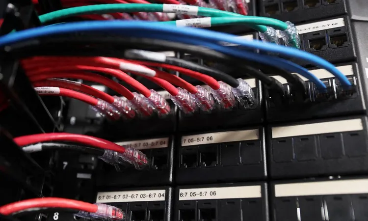 وزير الاتصالات: مصر تمتلك مقومات تنافسية لتصبح مركزا إقليميا جاذبا للاستثمارات