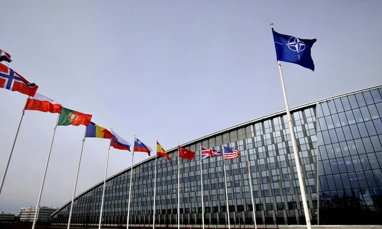 تحذيرات بريطانية من “سيناريو كارثي” حال تخلي واشنطن عن حلف “الناتو”