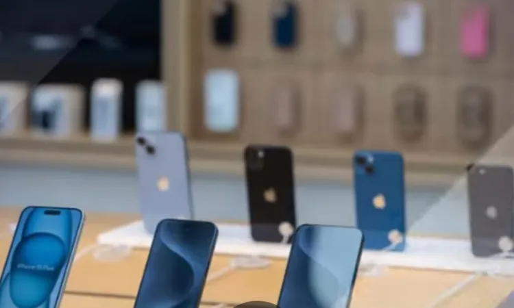 مد الإعفاء الجمركي على هواتف المصريين بالخارج إلى 120 يومًا بدءًا من أبريل