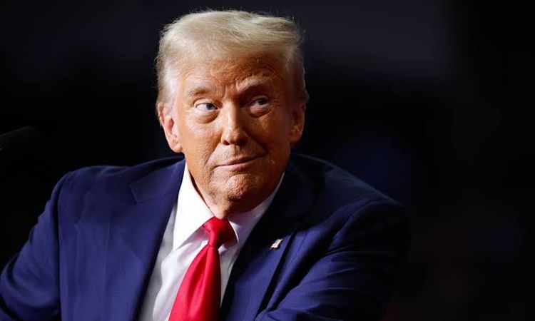 «أسوشيتد برس»: تغيير مسار «ترامب» بشأن استراتيجية مضيق هرمز يثير التساؤلات.. هل الولايات المتحدة مستعدة للحرب؟