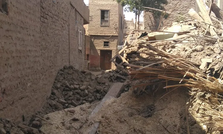 مكون من طابقين.. انهيار منزل بالطوب اللبن في قنا