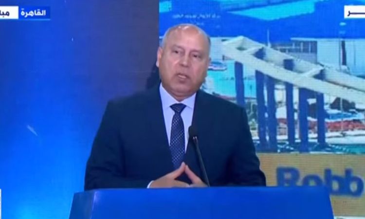 وزير النقل يتابع انتظام حركة المواصلات رغم سوء الأحوال الجوية.. ويؤكد تطبيق إجراءات السلامة