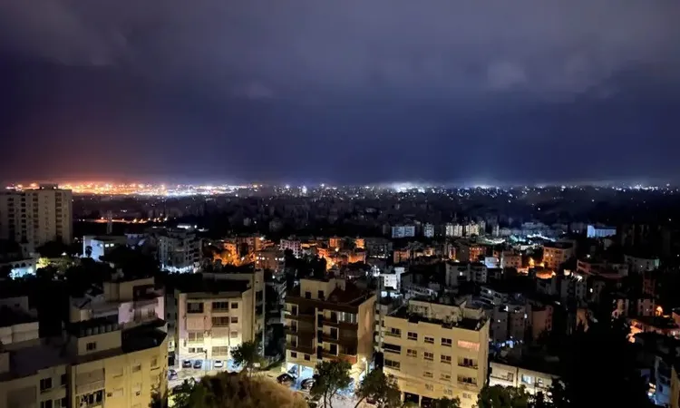 لبنان يأمر السفير الإيراني بمغادرة البلاد