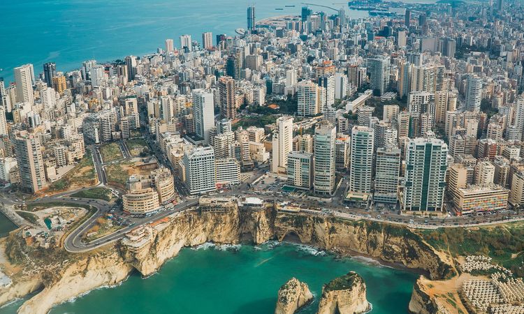 غارات إسرائيلية عنيفة على الجنوب والبقاع في لبنان وتوقعات بارتفاع حصيلة الضحايا