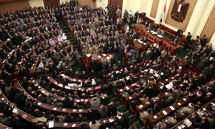 تحذيرات من كارثة بيئية تهدد المصريين.. طلب إحاطة عاجل في البرلمان بسبب “القمامة الإلكترونية”