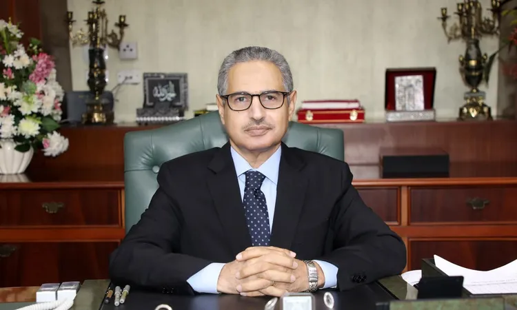 محافظ بني سويف يوجه بتطبيق مواعيد غلق وفتح المنشآت التجارية والمحال العامة