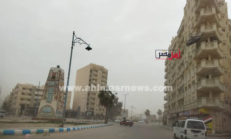 عواصف ترابية ورياح شديدة تضرب مطروح والعلمين الجديدة (صور)