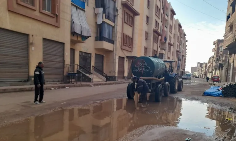 بعد أمطار أمس.. كسح مياه الأمطار بشوارع كفر الشيخ واستمرار رفع حالة الطوارىء